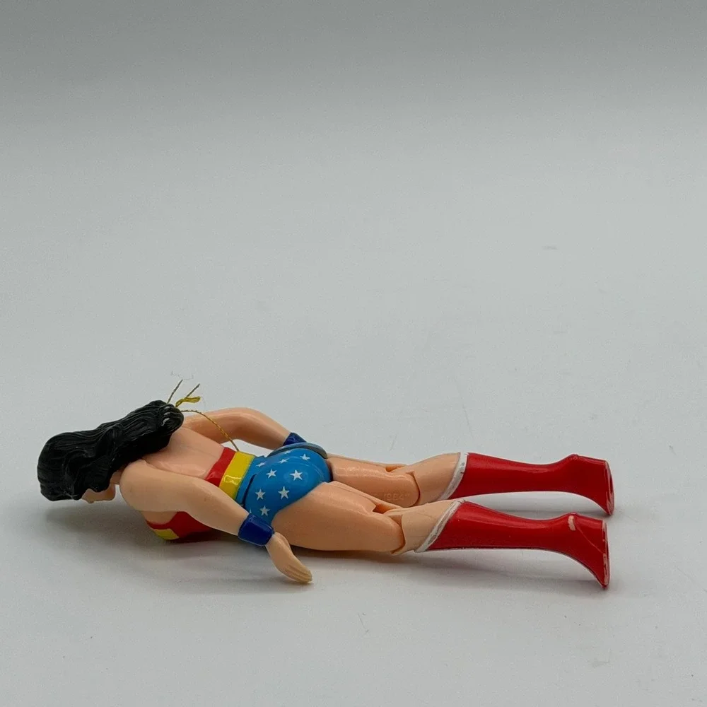 Vintage 1984 Kenner DC Super Powers Wonder Woman Action Figure with Lasso
